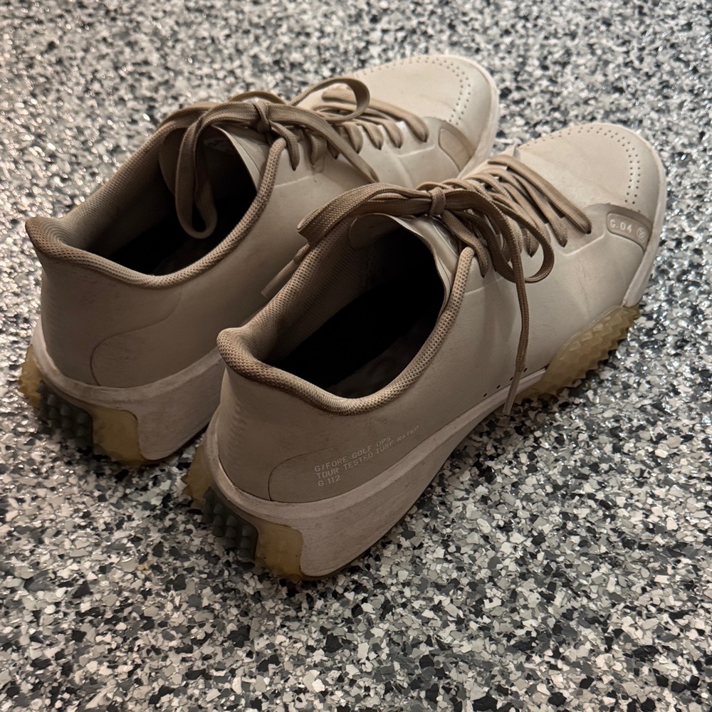 G/FORE Men's Cream Sneakers